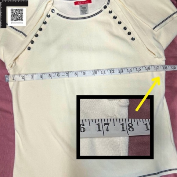 AK Anne Klein (Large EUC) Cream Long Sleeve Top with Button Detail - Picture 7 of 9